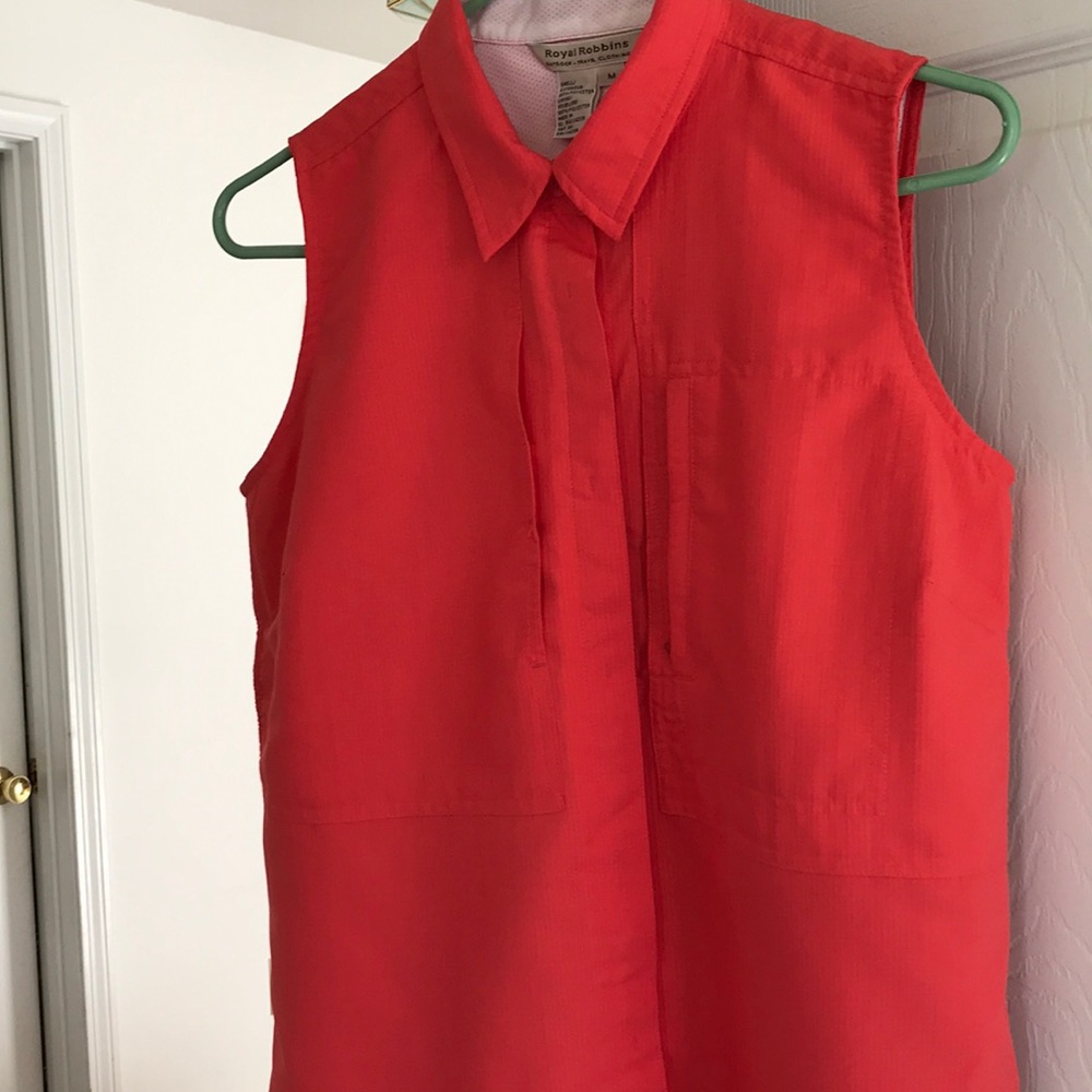 New Woman’s Royal Robbins Sleeveless Shirt